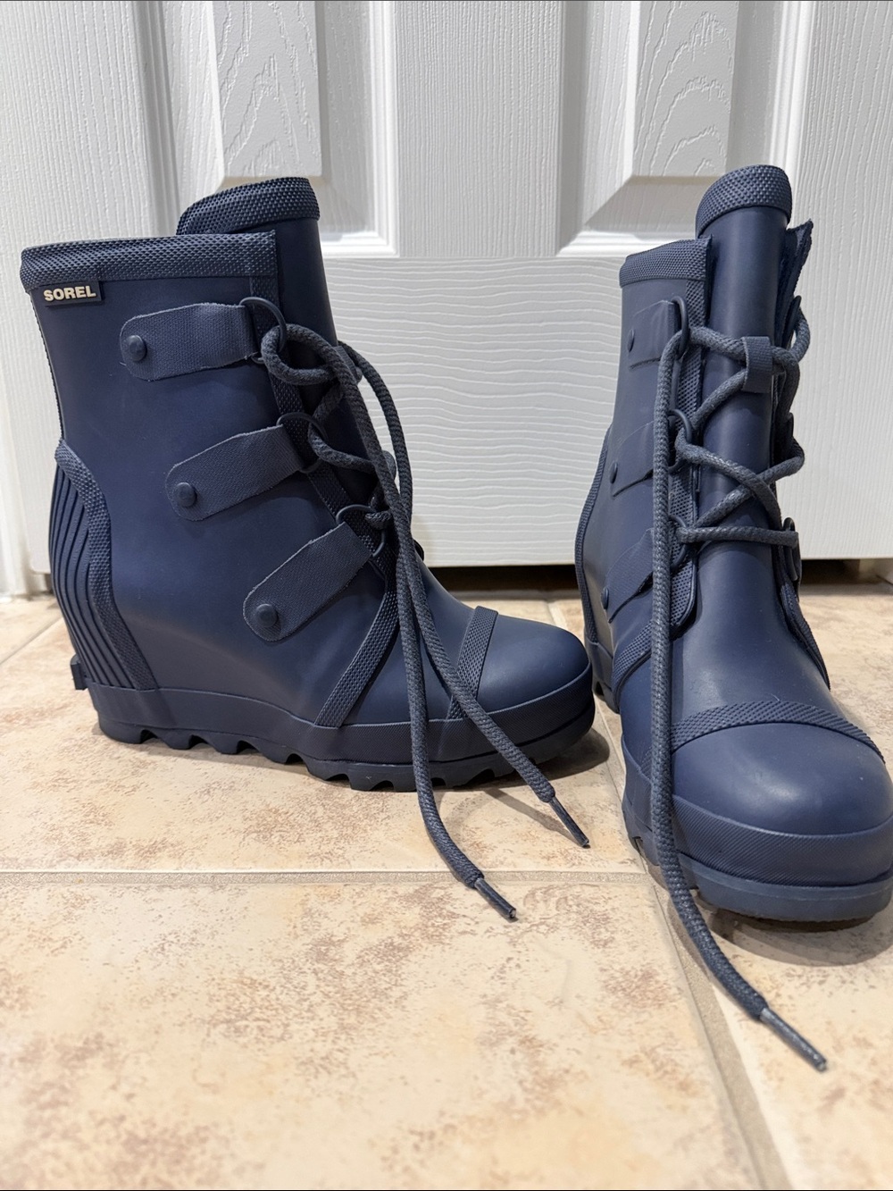 Sorel Joan Lace-Up Waterproof wedge Ankle Boots